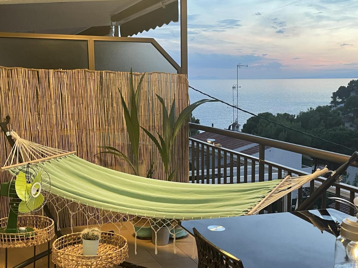 Beach Front Retro Hideaway In 萨洛 外观 照片