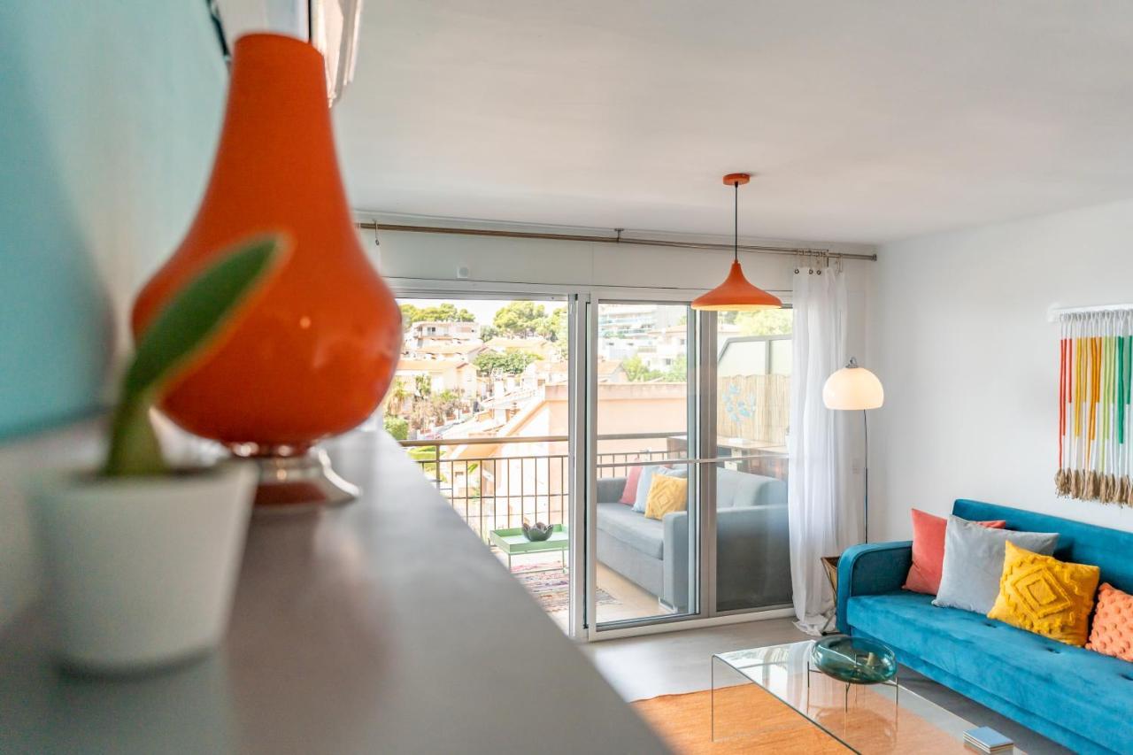 Beach Front Retro Hideaway In 萨洛 外观 照片