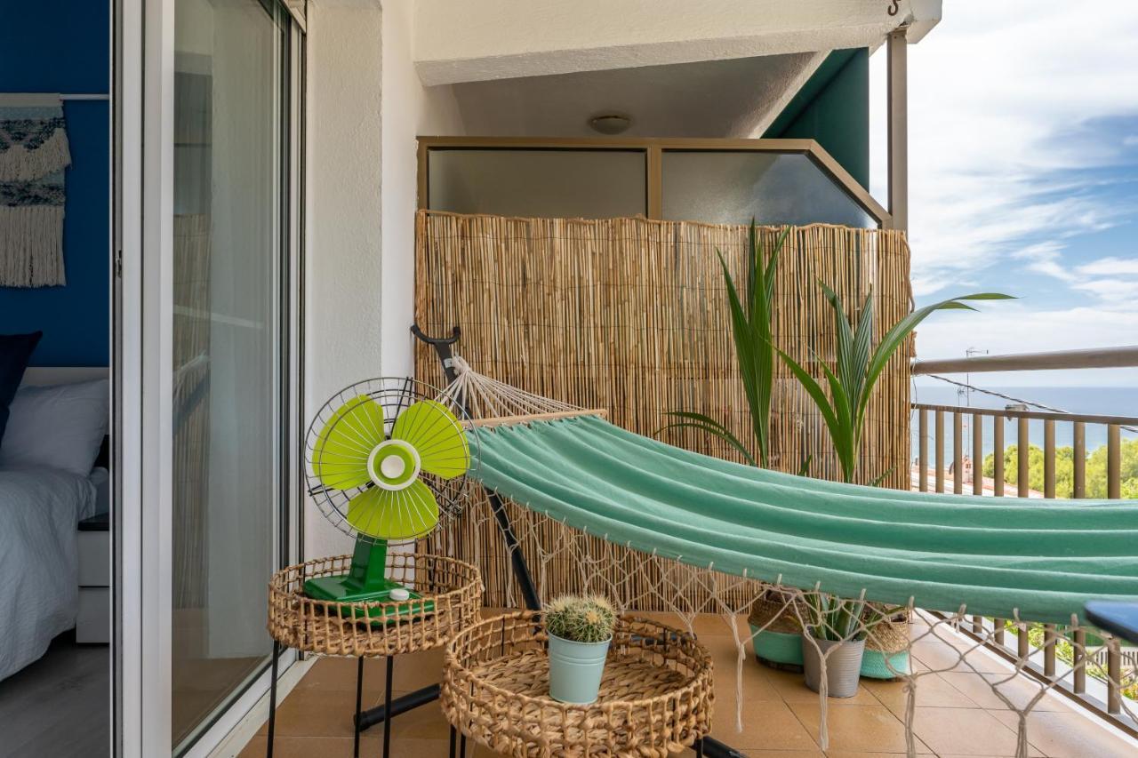 Beach Front Retro Hideaway In 萨洛 外观 照片
