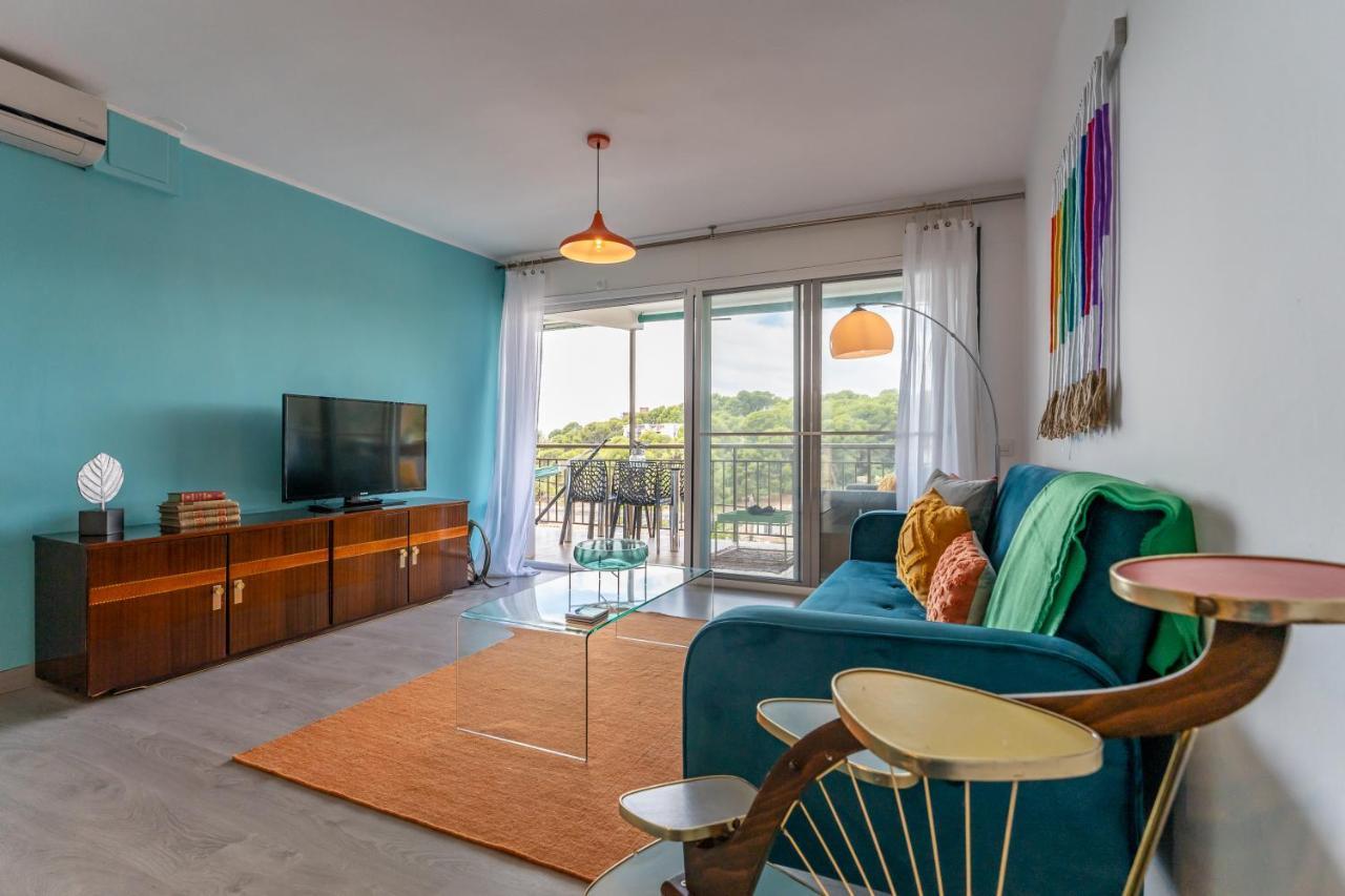 Beach Front Retro Hideaway In 萨洛 外观 照片