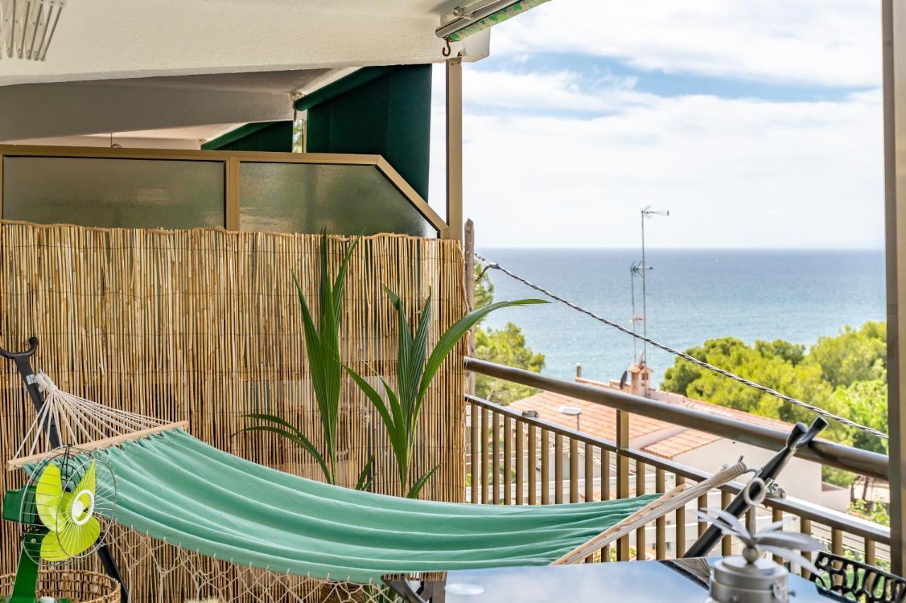 Beach Front Retro Hideaway In 萨洛 外观 照片