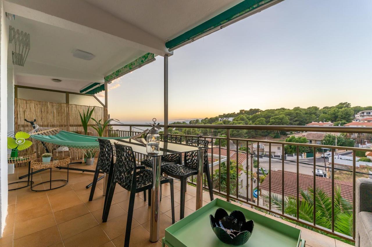 Beach Front Retro Hideaway In 萨洛 外观 照片