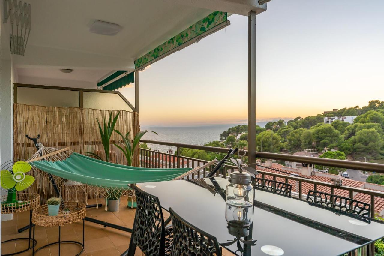 Beach Front Retro Hideaway In 萨洛 外观 照片