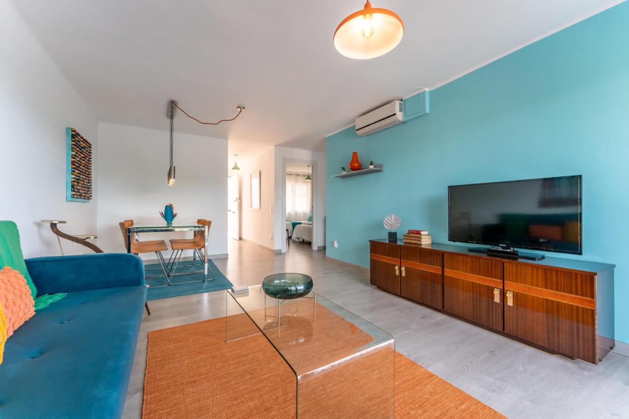 Beach Front Retro Hideaway In 萨洛 外观 照片