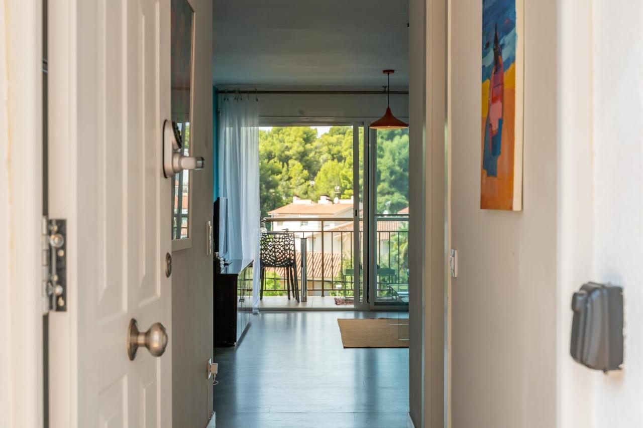 Beach Front Retro Hideaway In 萨洛 外观 照片