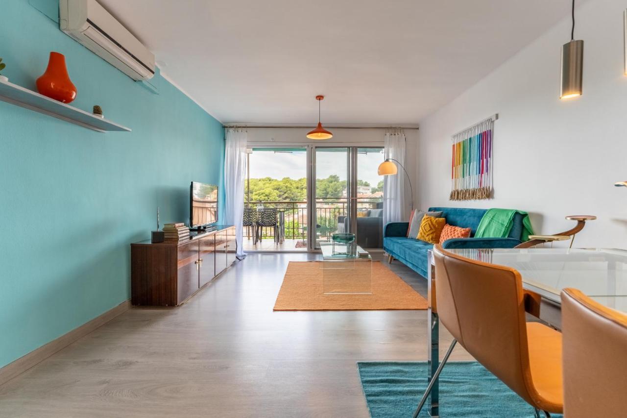 Beach Front Retro Hideaway In 萨洛 外观 照片