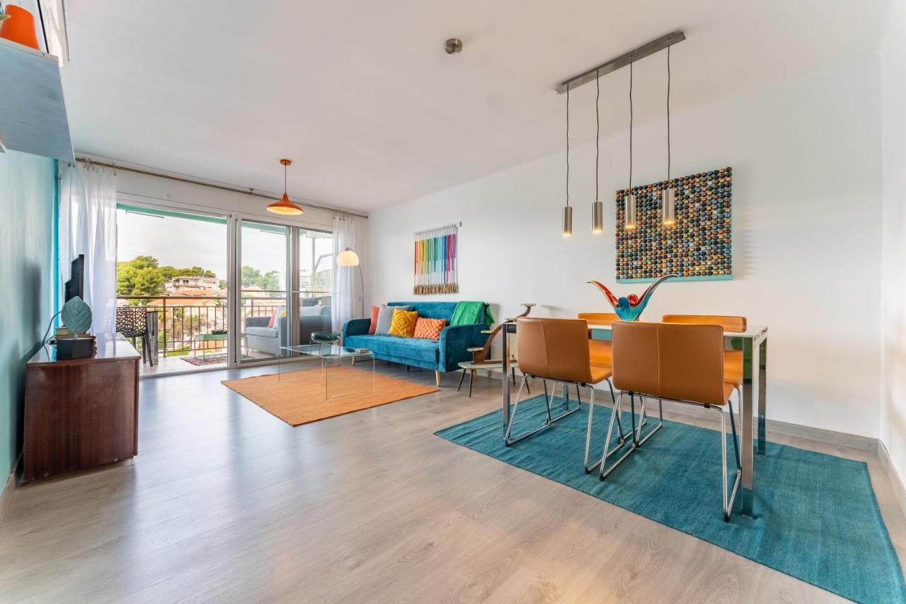 Beach Front Retro Hideaway In 萨洛 外观 照片