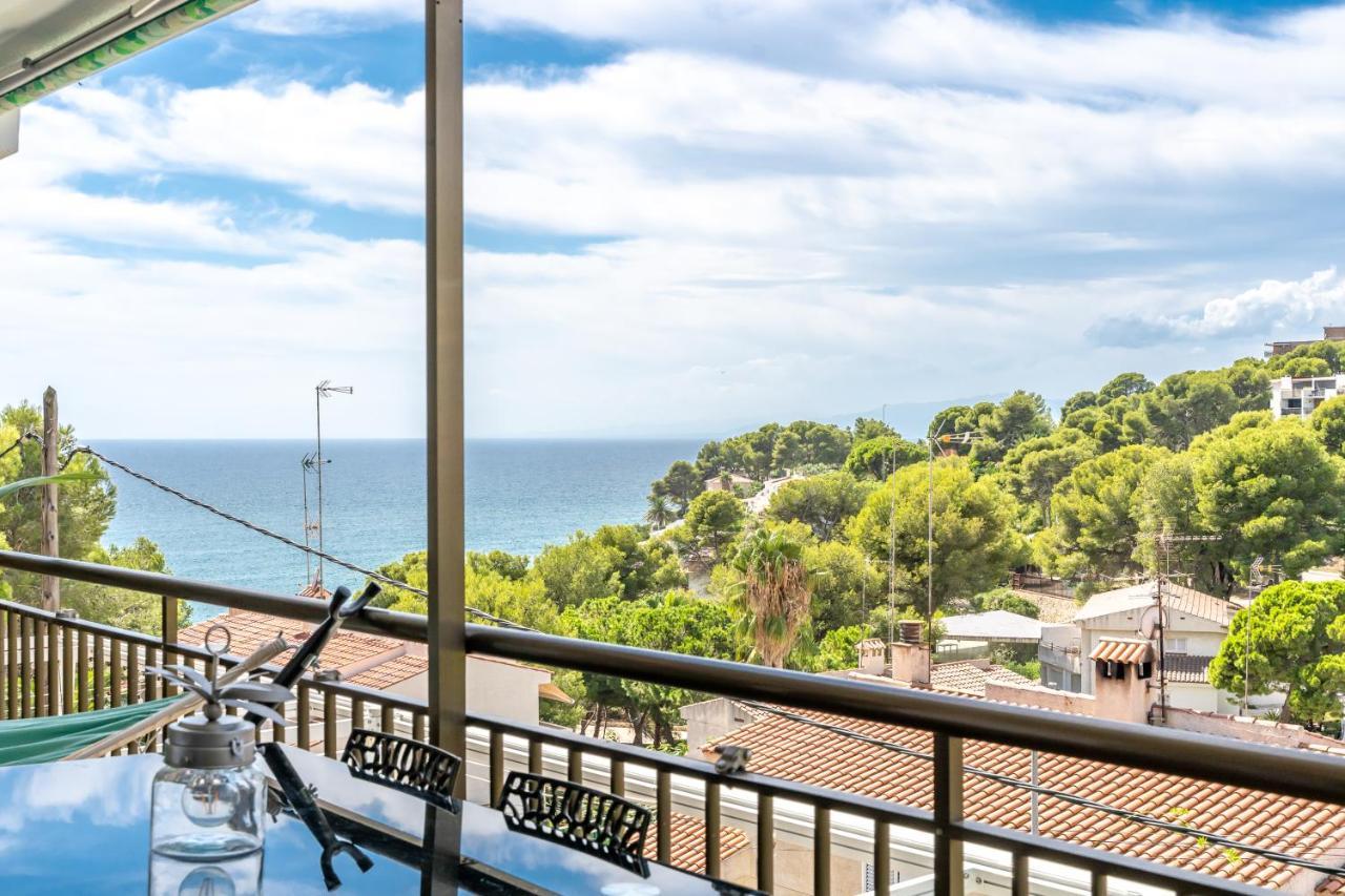 Beach Front Retro Hideaway In 萨洛 外观 照片