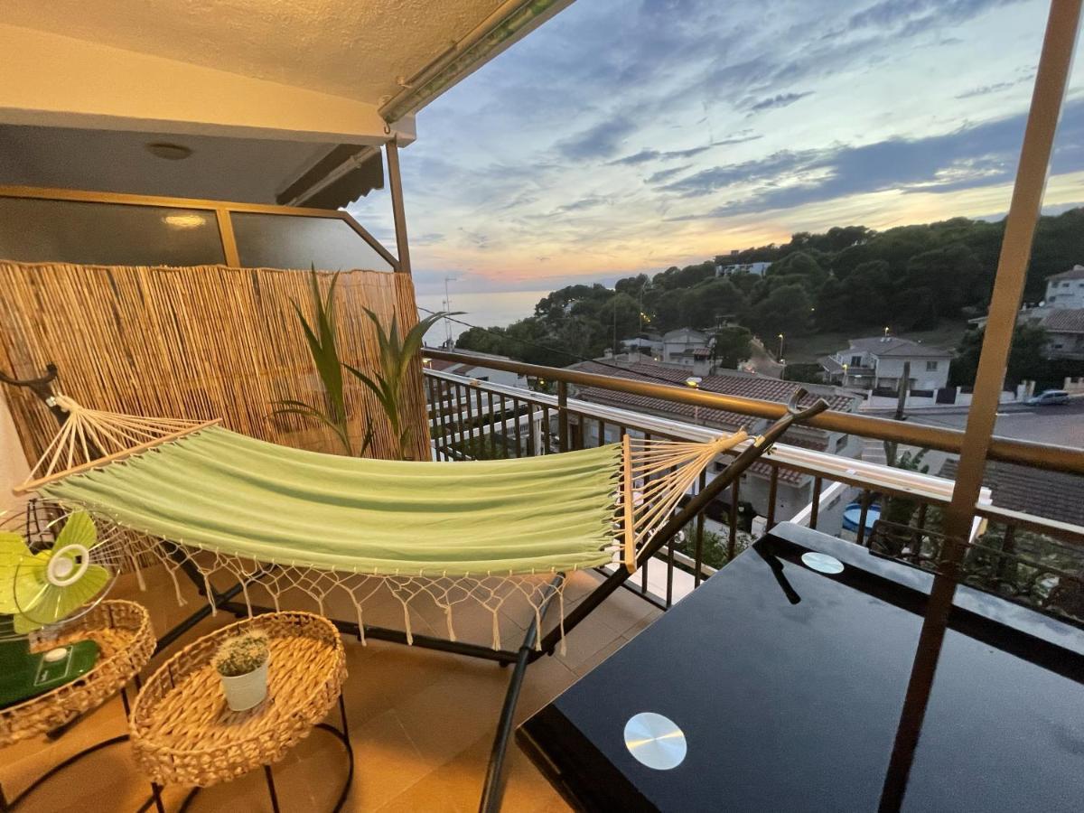 Beach Front Retro Hideaway In 萨洛 外观 照片